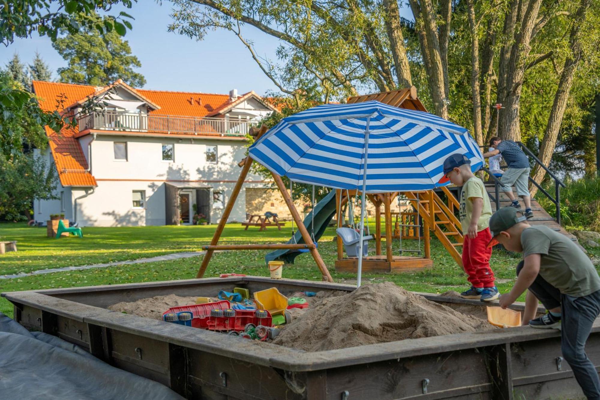 Dom W Domu - Izera Glamping Bed & Breakfast Gajowka  Dış mekan fotoğraf