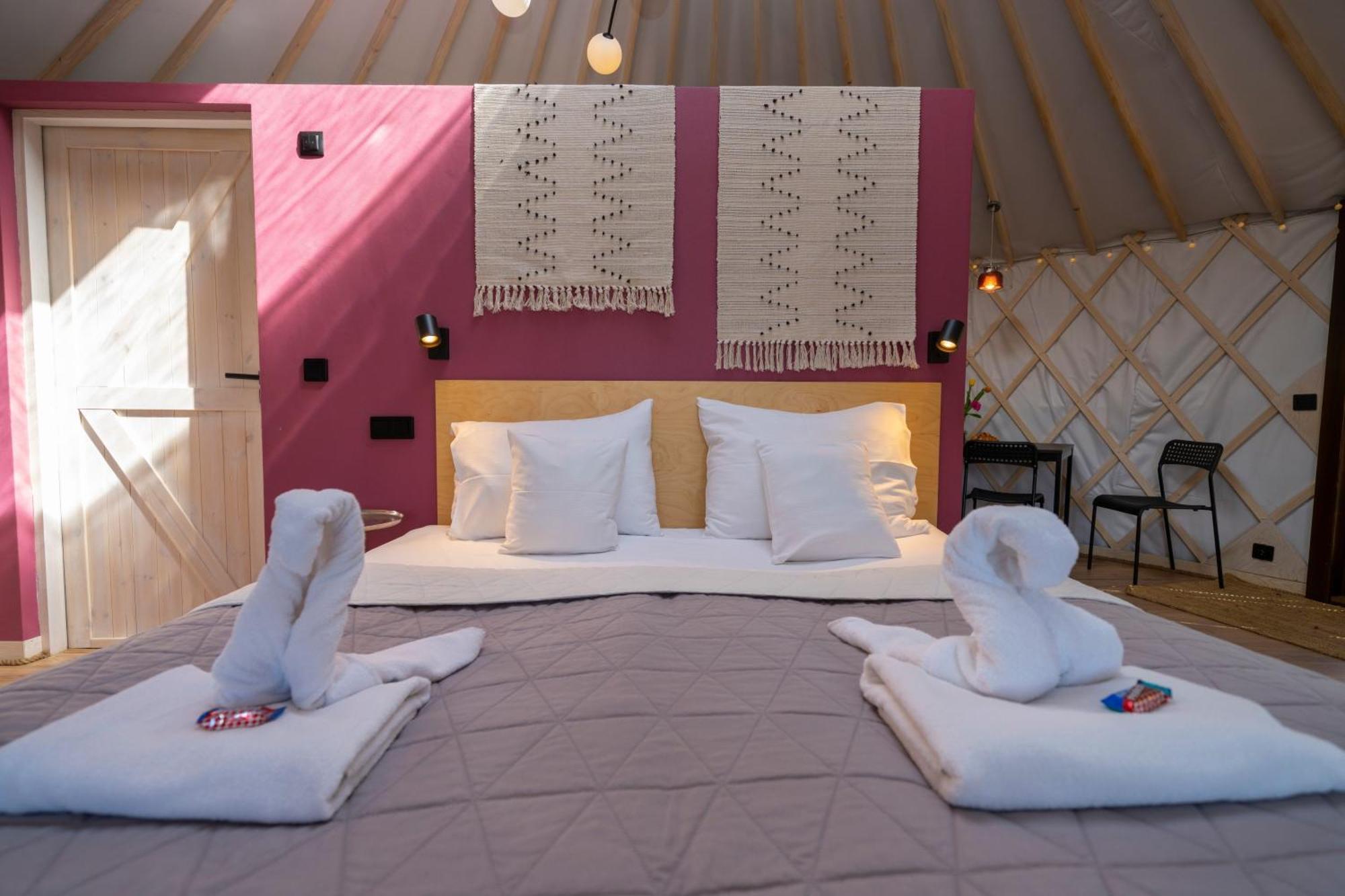 Dom W Domu - Izera Glamping Bed & Breakfast Gajowka  Dış mekan fotoğraf