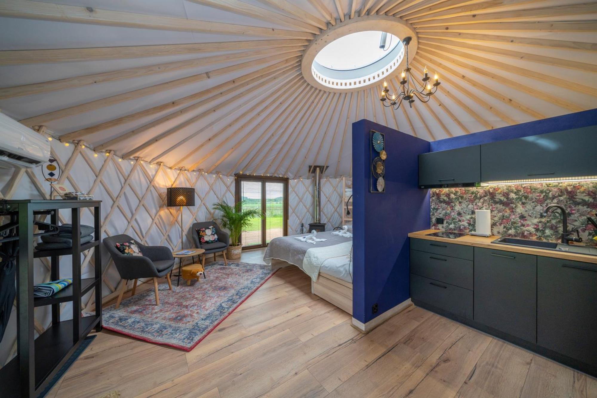 Dom W Domu - Izera Glamping Bed & Breakfast Gajowka  Oda fotoğraf