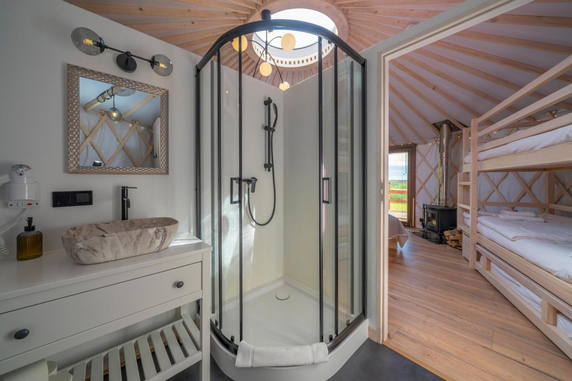 Dom W Domu - Izera Glamping Bed & Breakfast Gajowka  Oda fotoğraf