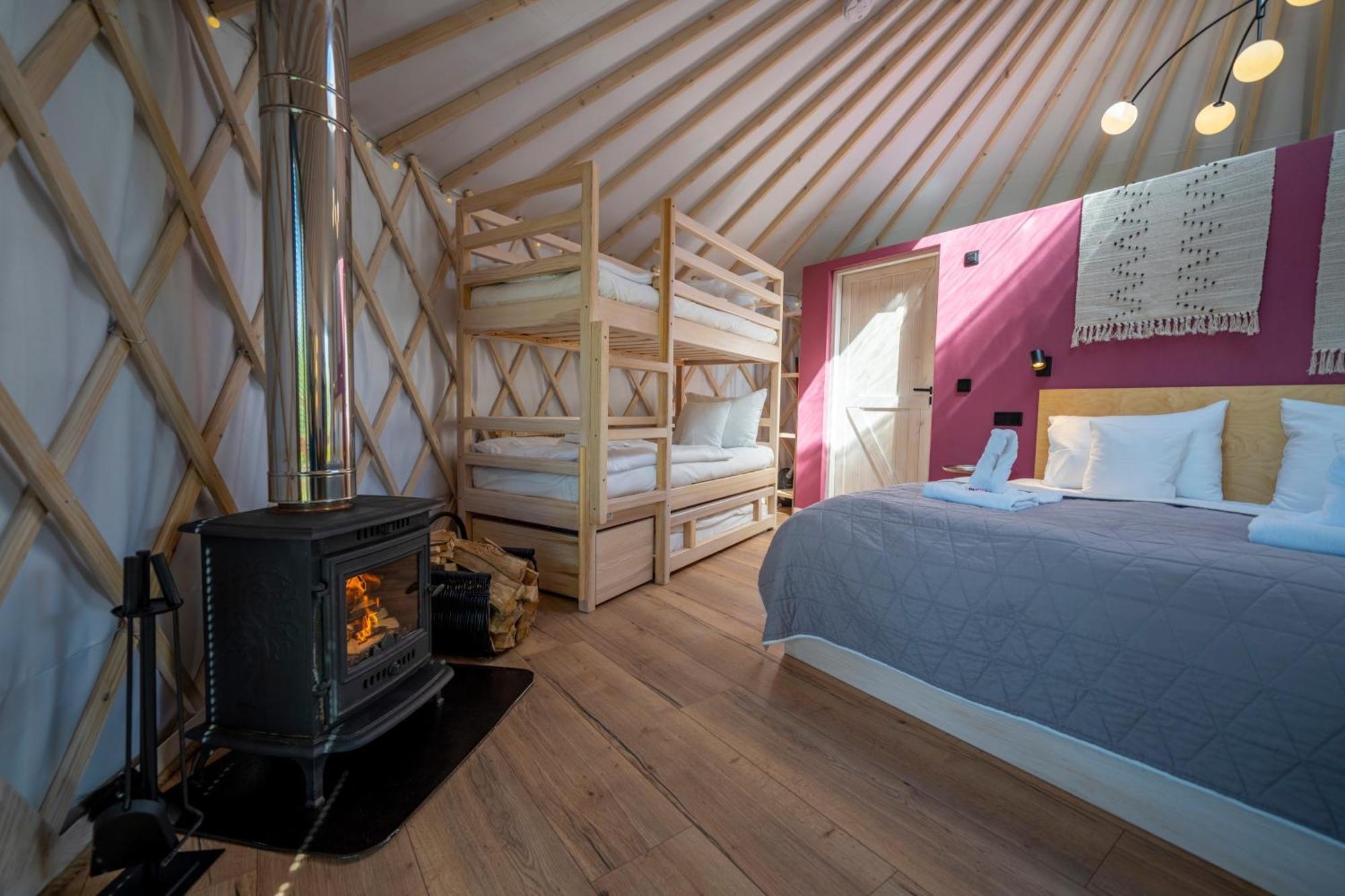 Dom W Domu - Izera Glamping Bed & Breakfast Gajowka  Oda fotoğraf